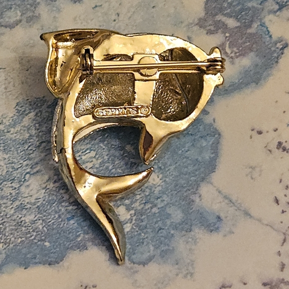 Vtg Gerry's Sparkly Two-Tone Gold Cute Kissing Fish Brooch Pin - Picture 4 of 8